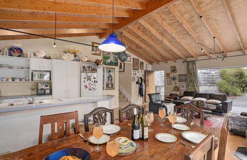 Onemana House | Kiwi Charmer - Onemana Holiday Home