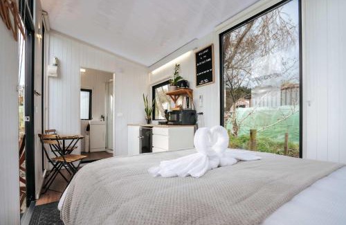 Waitoki House | Kiwi Farm Cabin 1 by Tiny Away