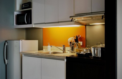 Legazpi Village Condo | KL Tower - Cozy & Spacious Studio Deluxe near Greenbelt Mall