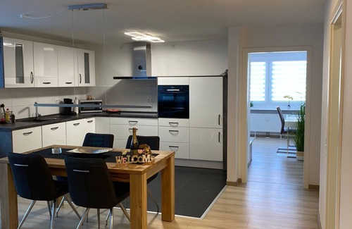 Kaiserslautern Apartment | KL37: Stunning High-End 2BR in Kaiserslautern City with AC + Prime Location