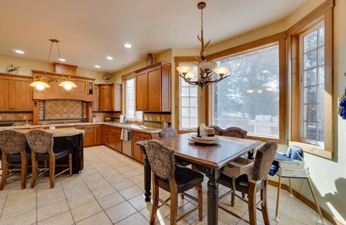 Klamath Falls House | Klamath Falls Vacation Rental with Resort Amenities!