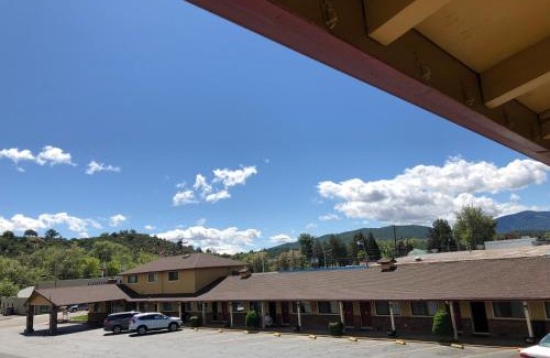 Yreka Hotel | Klamath Motor Lodge