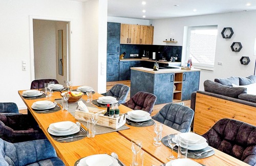Niedershausen Apartment | Kleeoase: Luxury apartment | jacuzzi | roof terrace | cooking island