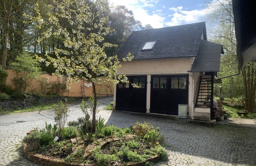 Freienfels House | Kleine Kunstremise mit Holzofen Burg Freienfels
