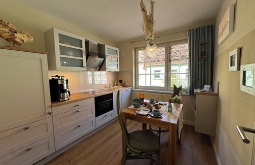 Ribnitz-Damgarten Apartment | *Kleiner Seeigel* 5 star FEWO with charm - central & close to the Baltic Sea, balcony, WLAN