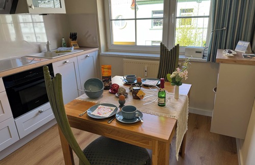 Ribnitz-Damgarten Apartment | *Kleiner Seeigel* 5 star FEWO with charm - central & close to the Baltic Sea, balcony, WLAN