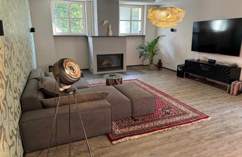 Braunfels Apartment | Klimaanlage, 5 Sterne Bahnhoftraum, 200qm Appartement "Waldzauber", 1200qm Garten, QR Code scannen für virtuellen Rundgang, Premium Ausstattung