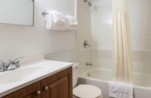 Amsterdam Hotel | Knights Inn Amsterdam