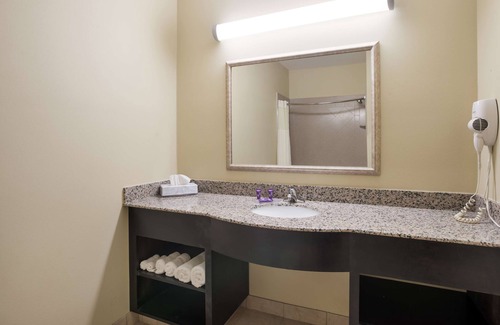 Saint Landry Hotel | Knights Inn Bunkie
