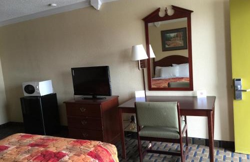 Greenville Hotel | Knights Inn Greenville