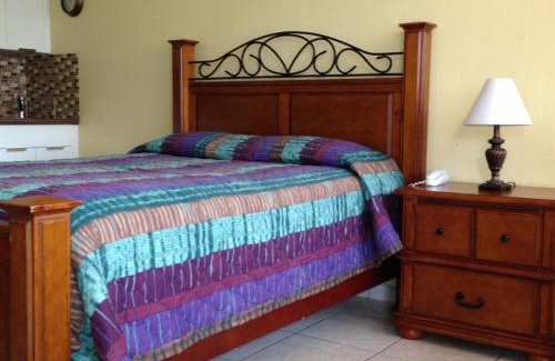 Hallandale Beach Hotel | Knights Inn Hallandale