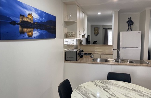 Adelaide Central Business District Apartment | Knights on Castle ⚜️