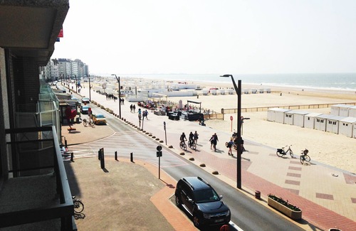 Het Zoute Apartment | ποΈ Knokke Le Zoute - 3 bedroom apartment - sea view - Private garage