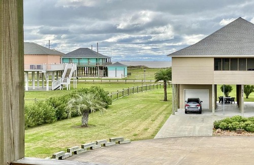Crystal Beach House | Knot Flying home