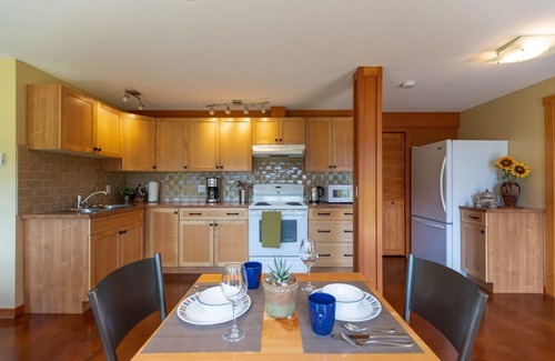 Nelson House | Knox Hill - Nelson holiday accommodation