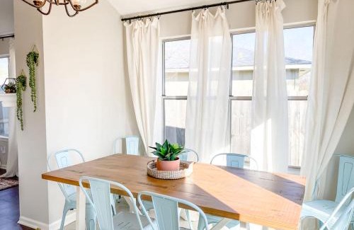 Madison House | Knox Knox Who's there -20min to downtown