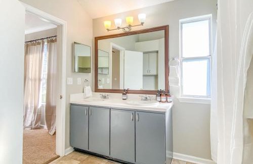 Madison House | Knox Knox Who's there -20min to downtown