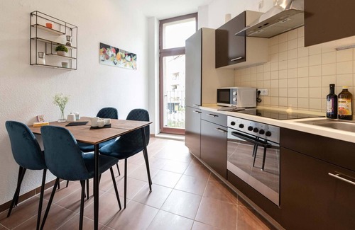 Halle Apartment | ★Ko-Living Apartment am Wasserturm | Paulusviertel Halle | Up to 5 people ★