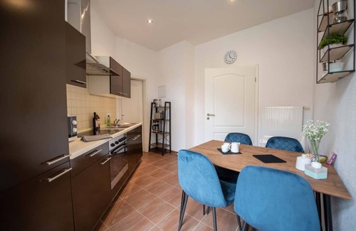 Halle Apartment | ★Ko-Living Apartment am Wasserturm | Paulusviertel Halle | Up to 5 people ★