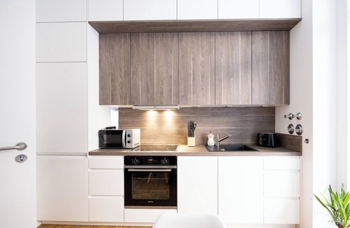 Altstadt Apartment | ★ Ko-Living - Banksy Suite | In the center | Up to 4 pers. | Washing machine ★