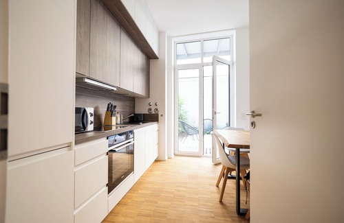 Altstadt Apartment | ★ Ko-Living - Banksy Suite | In the center | Up to 4 pers. | Washing machine ★