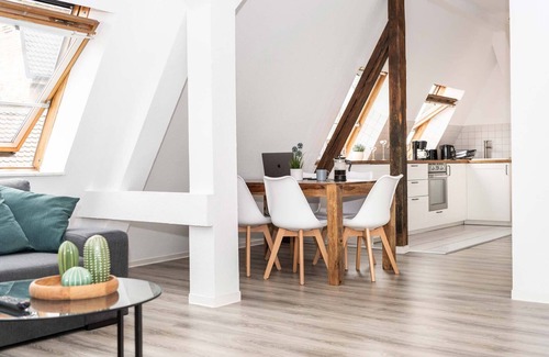 Altstadt Apartment | ★Ko-Living - Händel Suite | In the center of Halle | 2-4 persons ★