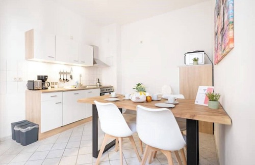 Altstadt Apartment | ★ Ko-Living V at the Opera | Right in the center | Free WiFi | Up to 4 people ★