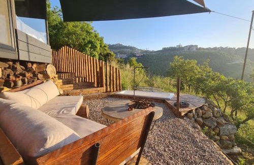 Kfardebian Bed & Breakfast | KOALA HUT - SevenOaks Treehouses - Luxurious Treehouse with outdoor hot tub