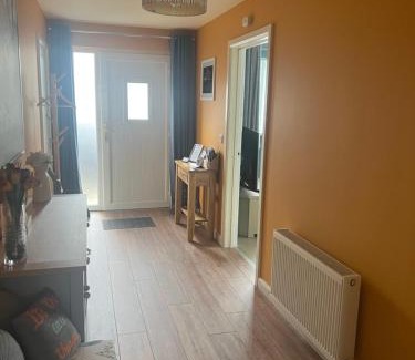 Whiteabbey Apartment | 'Kodi's Place' Well appointed 1 bedroom apartment with excellent transport links and free Wi-Fi