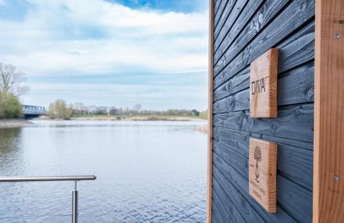 Neuland Boat Rental | Komfort-Hausboot DIVA mit Kamin