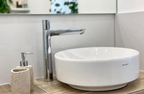 Friedrichstadt Apartment | Komfort - Suite zentral, mit Balkon und Waschmaschine
