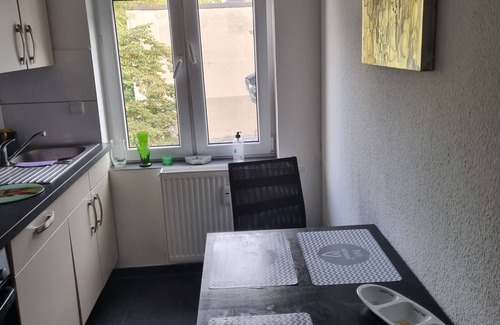 Krefeld Apartment | Komfortable 2-zimmer Wohnung in Krefeld, Zentral, Nähe Düsseldorf