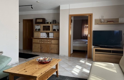 Morlesau Apartment | Komfortable 65qm Ferienwohnung mit Terrasse, Haustiere erlaubt