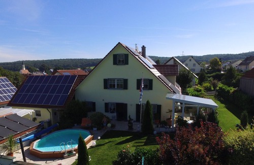 Finningen Apartment | Komfortable FeWo (102 m2) mit eigenem Pool und Liegewiese