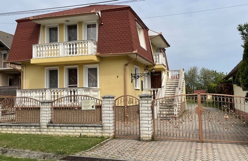 Zalakaros Hotel | Komfortos, családi méretű apartman, 5 percre a strandfürdőtől!