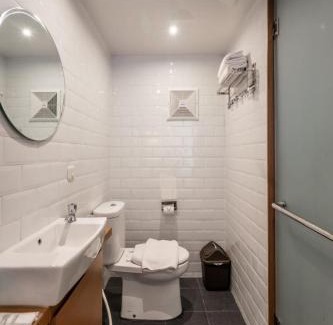 Oro Oro Ombo Hotel | Kontena Hotel