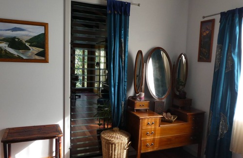 Homeleigh Cottage | Kookaburra Cottage at Uralba Eco Cottages