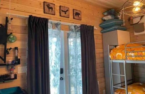 Central Kootenay House | Kootenay Lk & Mtn Views- Private Beach-Tiny Homes-Pet friendly- Sleeps 2-4