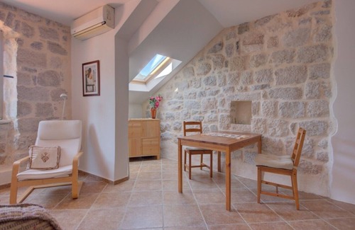 Perast House | Kotor Bay View Apartment in Perast