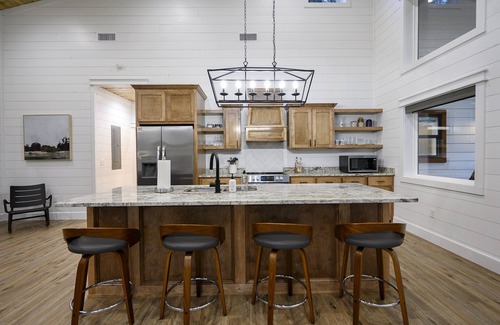 Pickens Cabin | Kozy Nook Cabin/King Suite/Hot Tub
