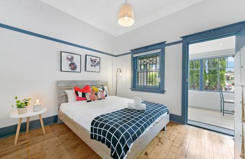 Arncliffe Apartment | KOZYGURU ARNCLIFFE SYDNEY AIRPORT LUXURY RENOVATED 3 BED free parking NAR232
