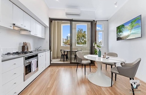 Chippendale Apartment | KozyGuru | Chippendale | Kozy Clean 1Bed Apt