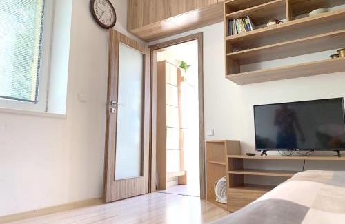 Brno Apartment | Krásný apartmán u lesa, trolejbus do centra a BVV, parkování zdarma