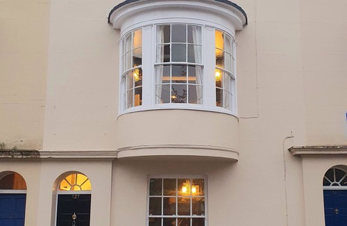 Southampton City Centre House | Kraken House * Enchanting Townhouse * Free Parking * Oxford Street