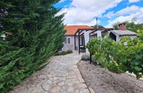 Lozovac House | Kuća za odmor Rajna