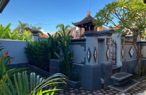 Klungkung House | Kubu In Dhana Guest House