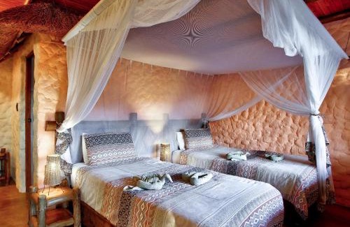 Thorny Bush Game Reserve Cabin | Kubu Safari Lodge