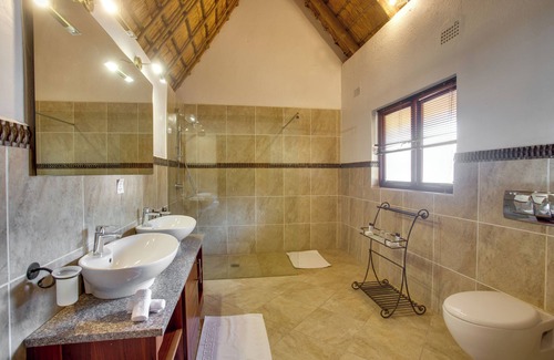 Thorny Bush Game Reserve Cabin | Kubu Safari Lodge