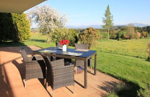 Buchenberg Apartment | Kuh Heimat - Bergblick - Terrasse