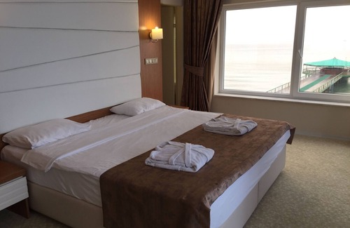 Buyukcekmece Hotel | Kumburgaz Marin Princess Hotel